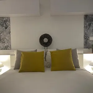 https://villa-le-tiste.fr-provencehotel.com