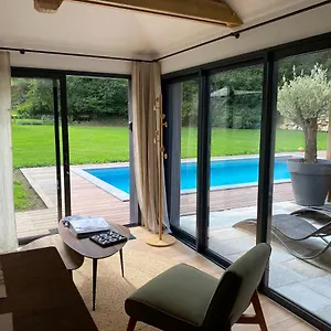 https://ravissante-suite-avec-parking-priv.inbrittany.com