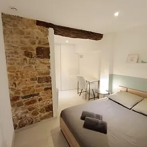 https://studio-les-etoiles-de.hotels-rhonealpes.com