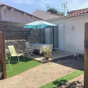 https://micro-maison-vacances.fr-provencehotel.com